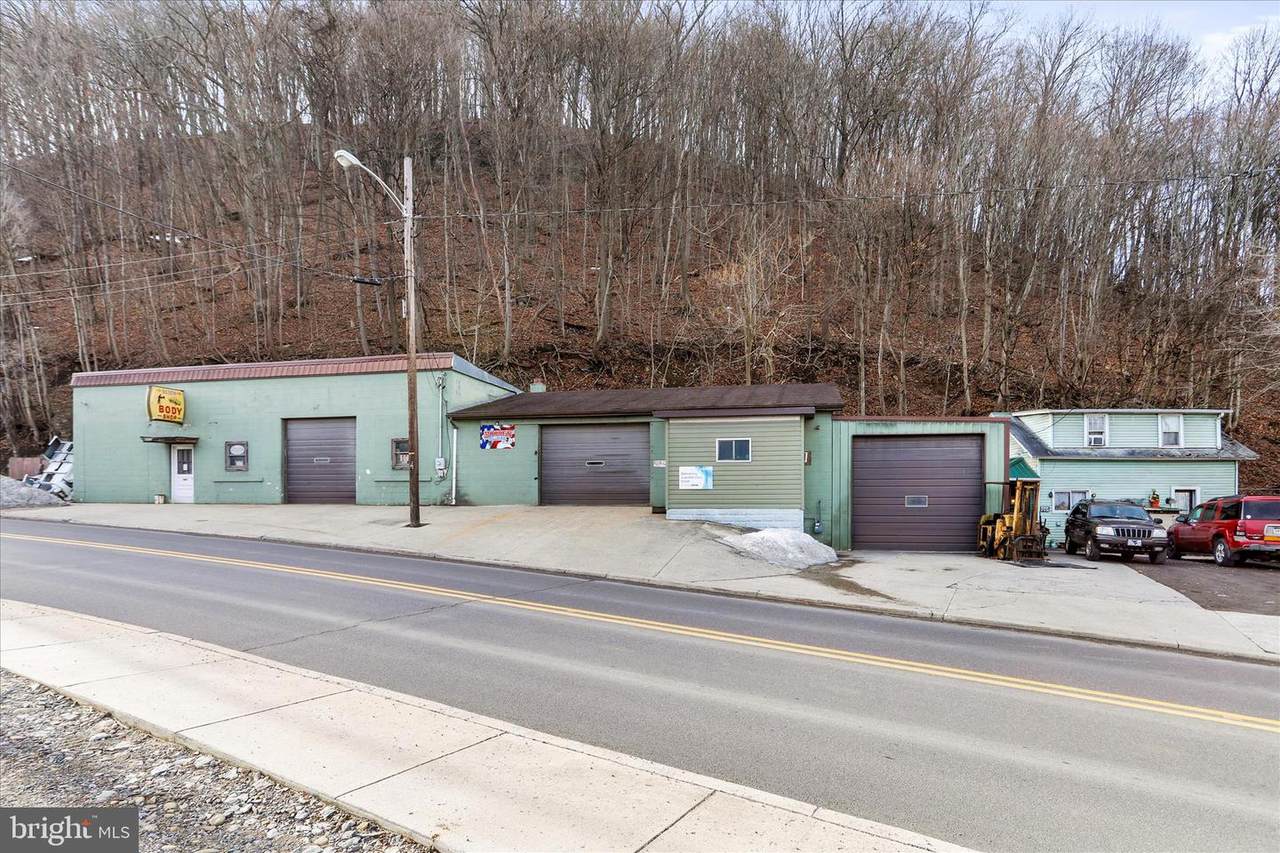 250 Armstrong Street - Photo 1