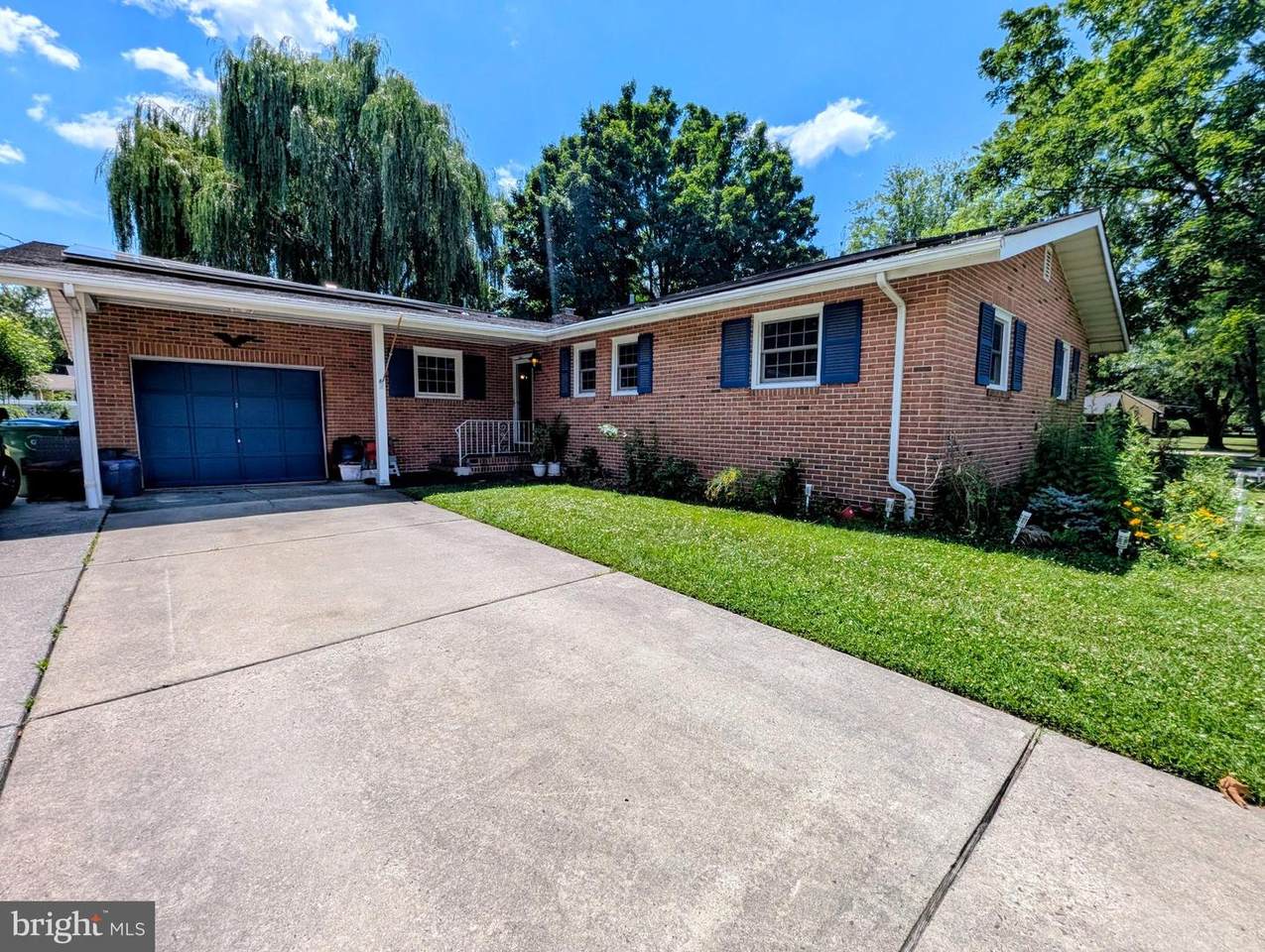 916 Murray Avenue - Photo 1
