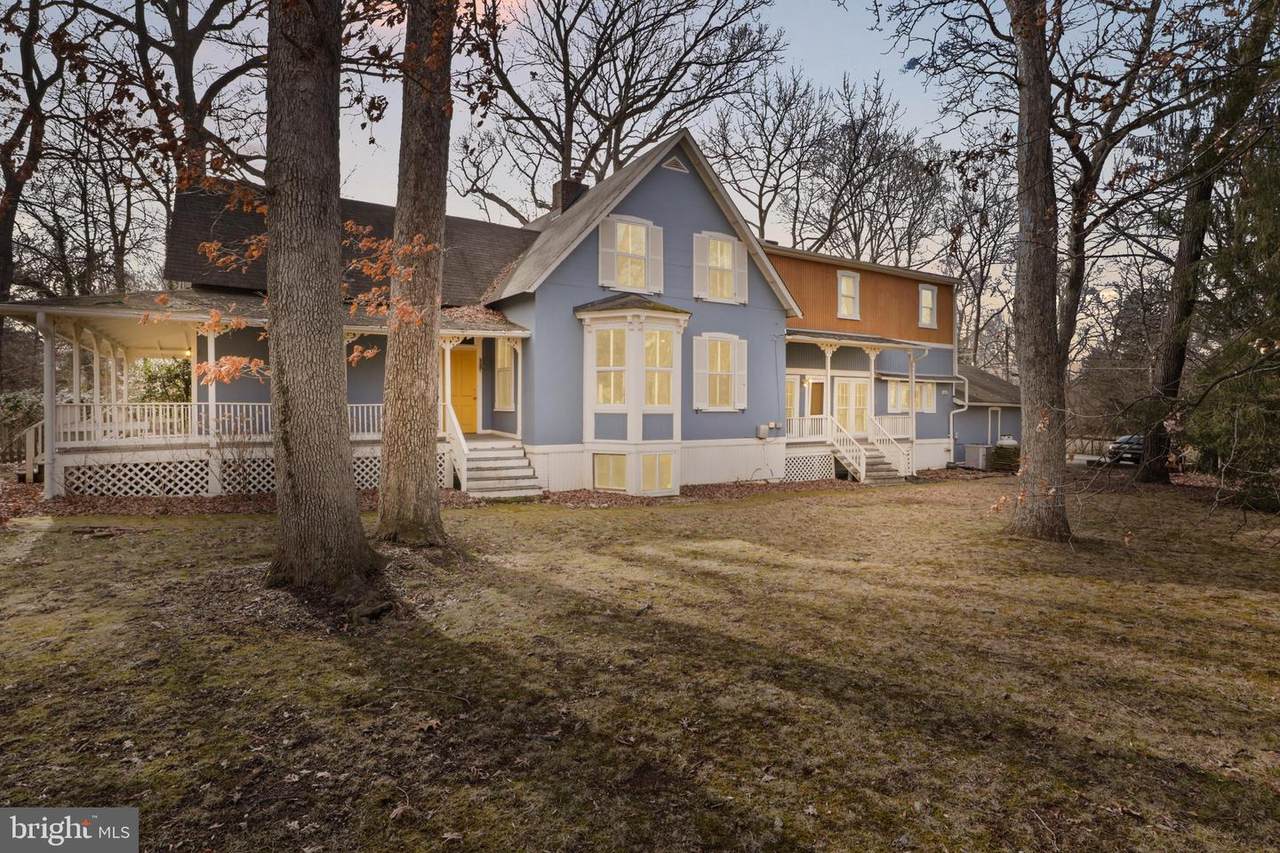 206 Grove Avenue - Photo 1