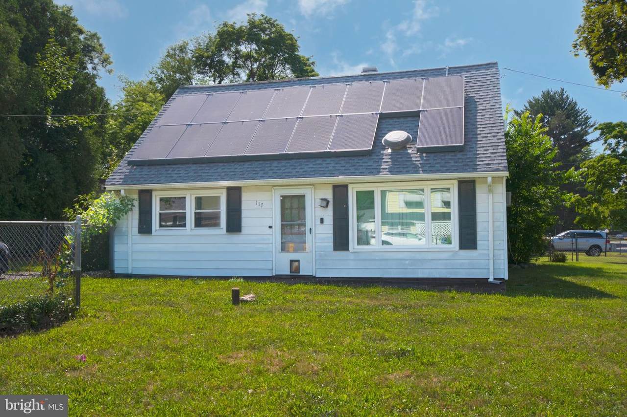 117 Beacon Avenue - Photo 1