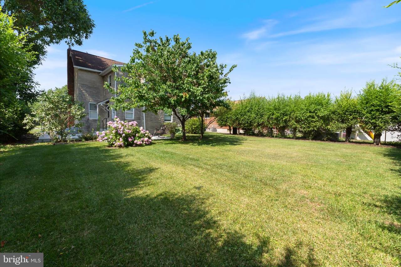 https://bt-photos.global.ssl.fastly.net/brightmls/1280_boomver_1_805103947984-2.jpg