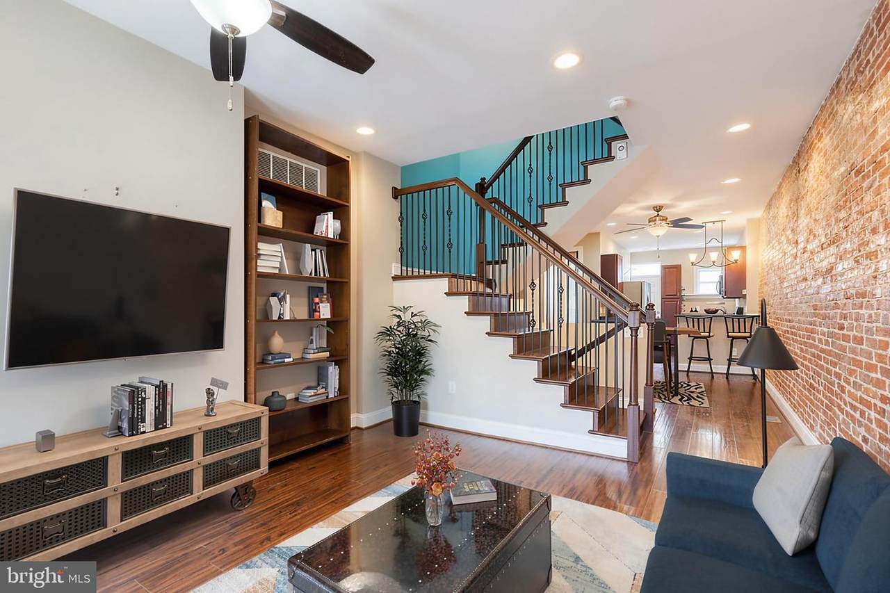 2049 Division Street - Photo 1