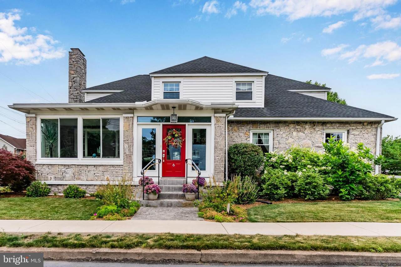 6 34TH Street - Photo 1