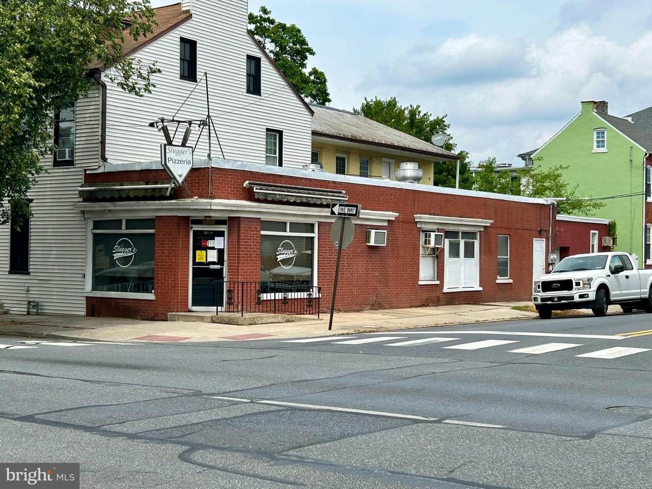 701 Queen Street - Photo 1