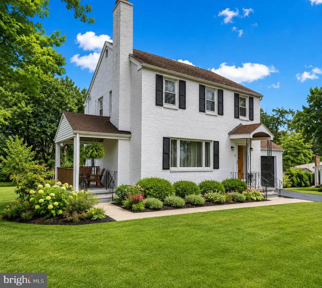 170 Country Club Road - Photo 1