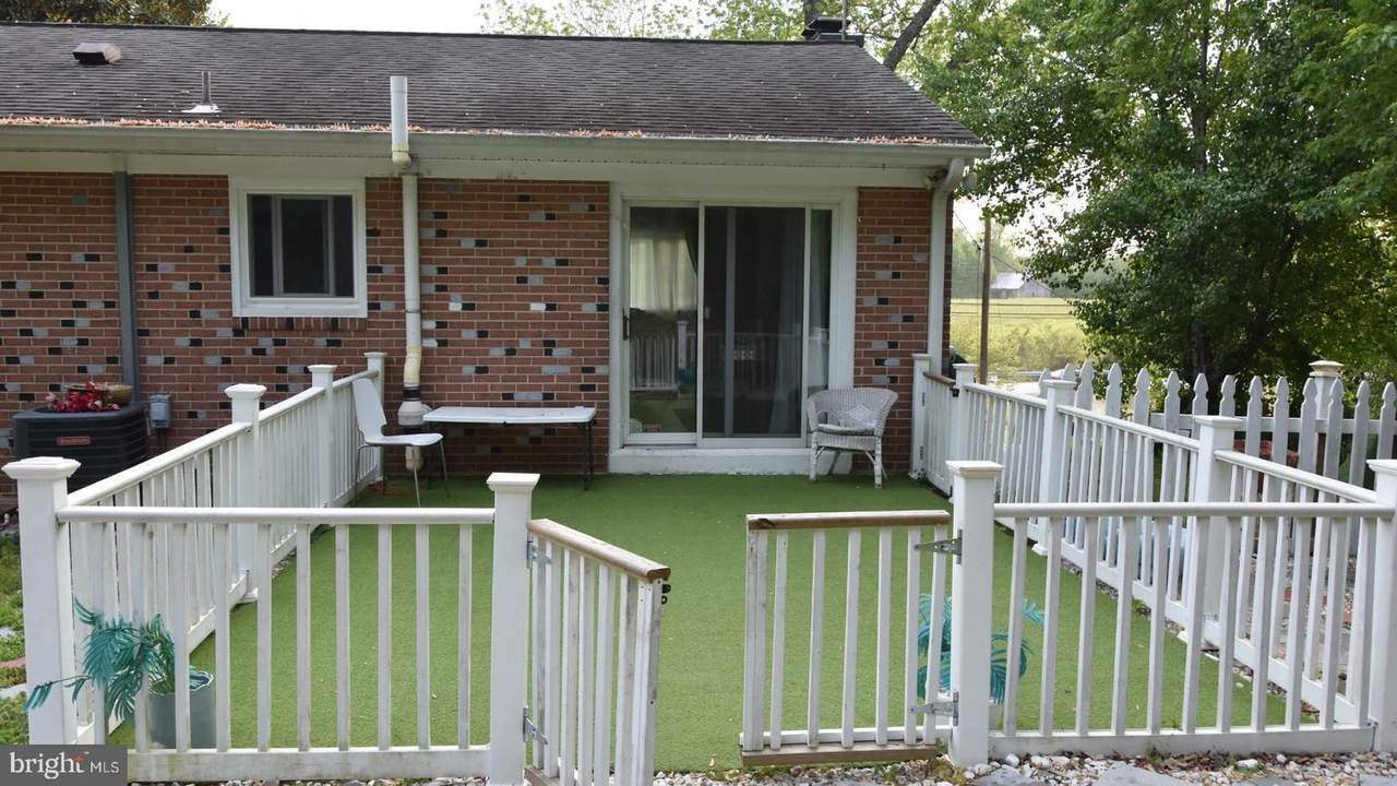 8610 Croom Road - Photo 1