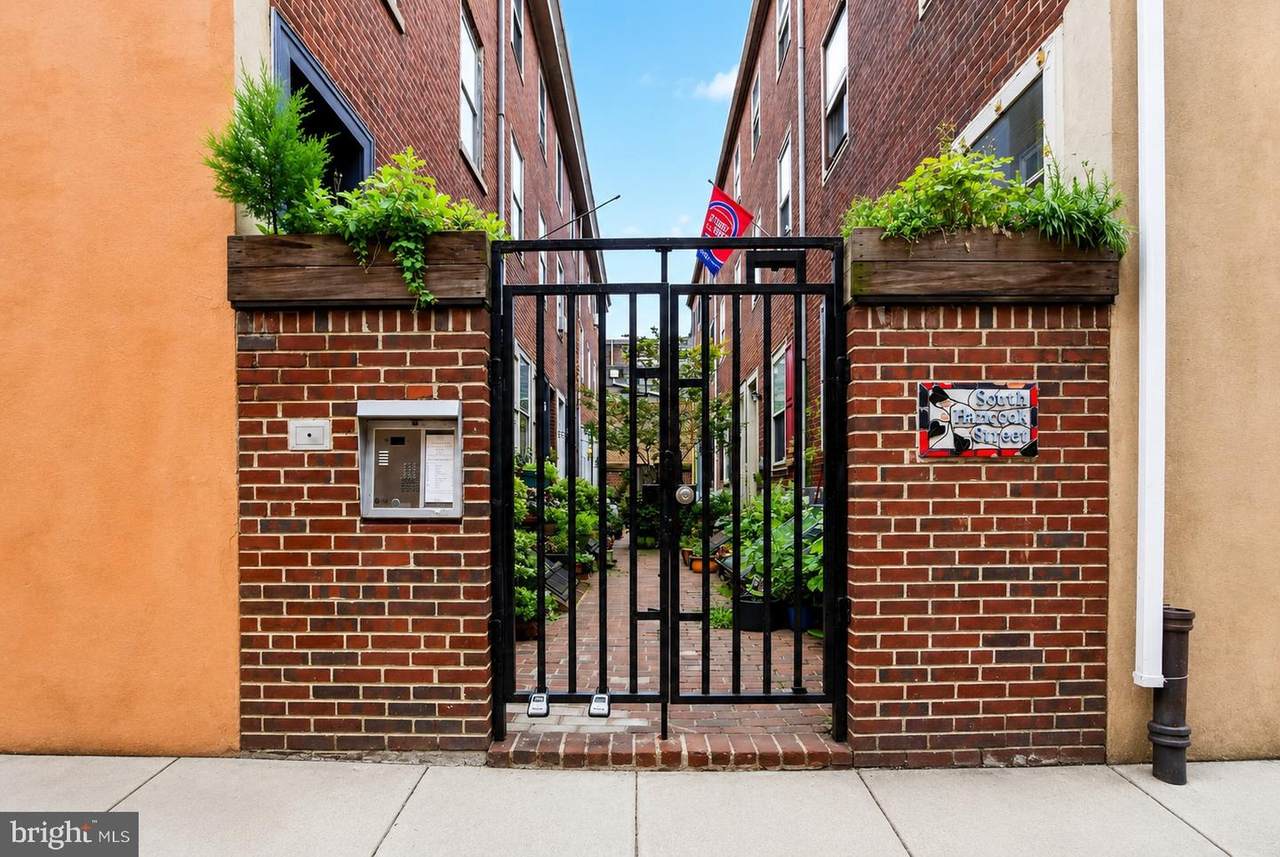 506 Hancock Street - Photo 1