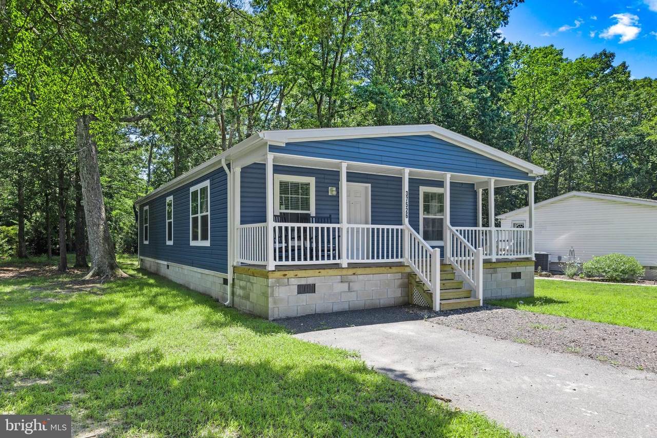 37526 Mahogany Street - Photo 1