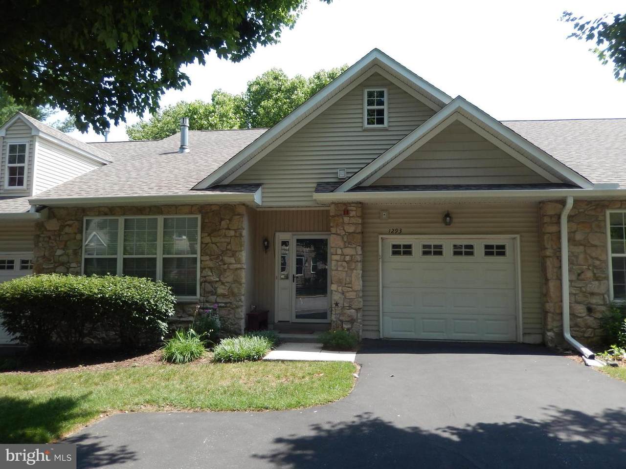 1293 Country Club Drive - Photo 1