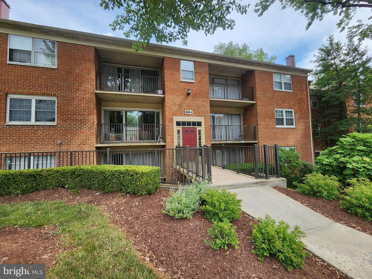 884 College Parkway - Photo 1