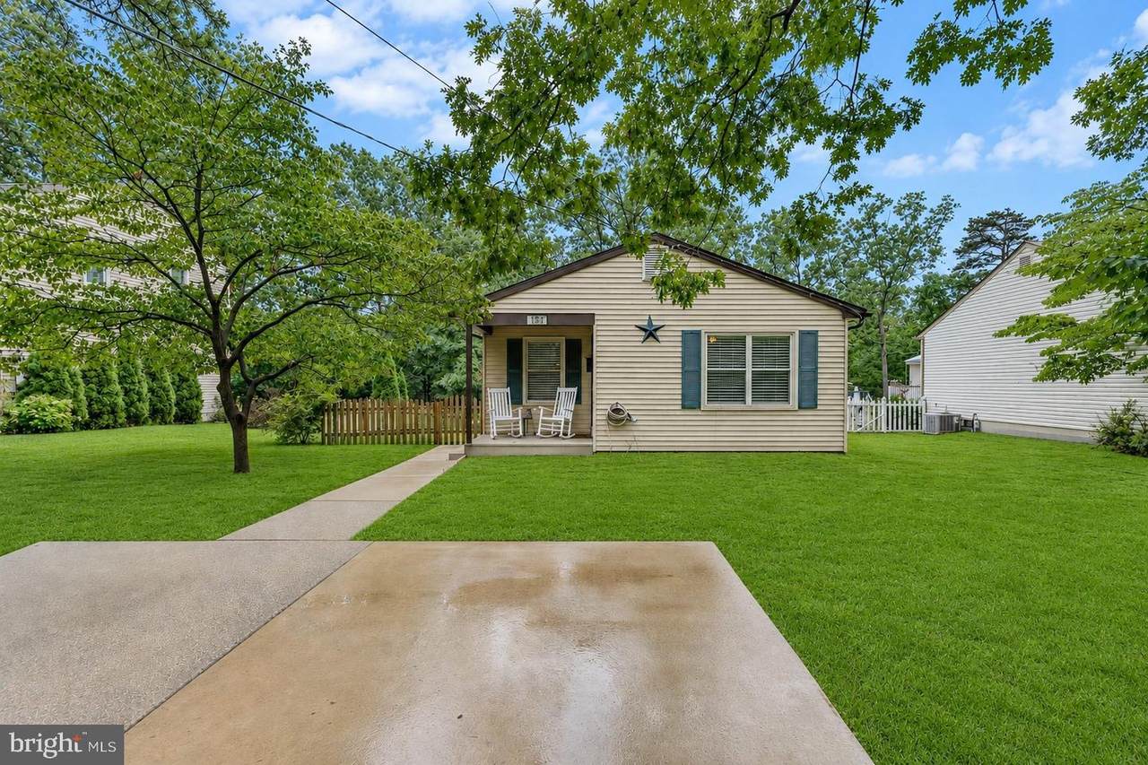 134 11TH Avenue - Photo 1