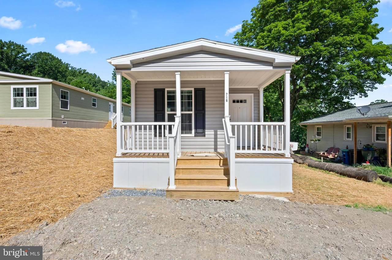 716 Hillside Drive - Photo 1