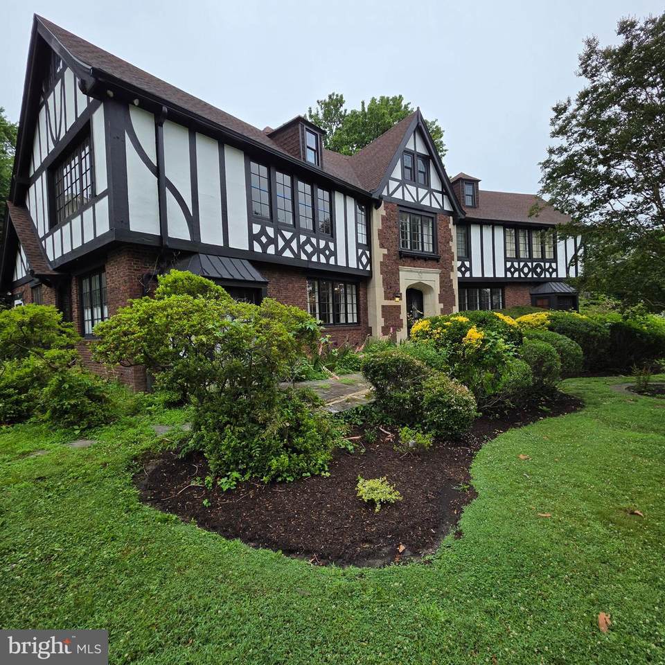 7 Windsor Avenue - Photo 1
