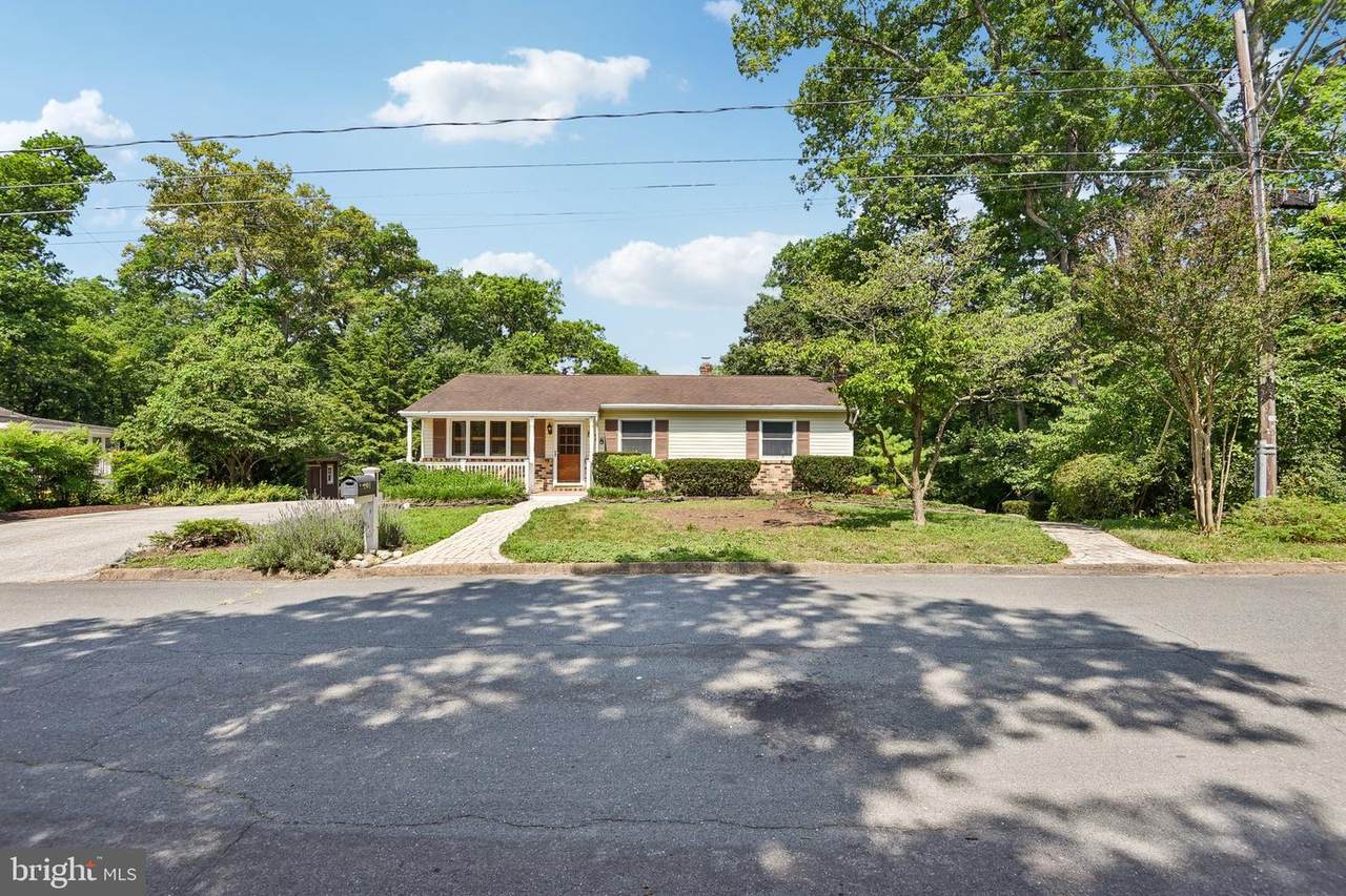 878 Oakdale Circle - Photo 1