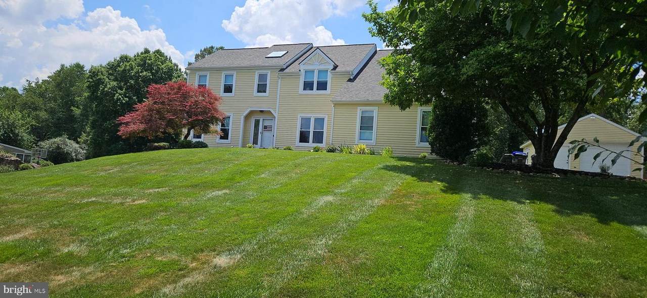 422 Saddlebrook Circle - Photo 1