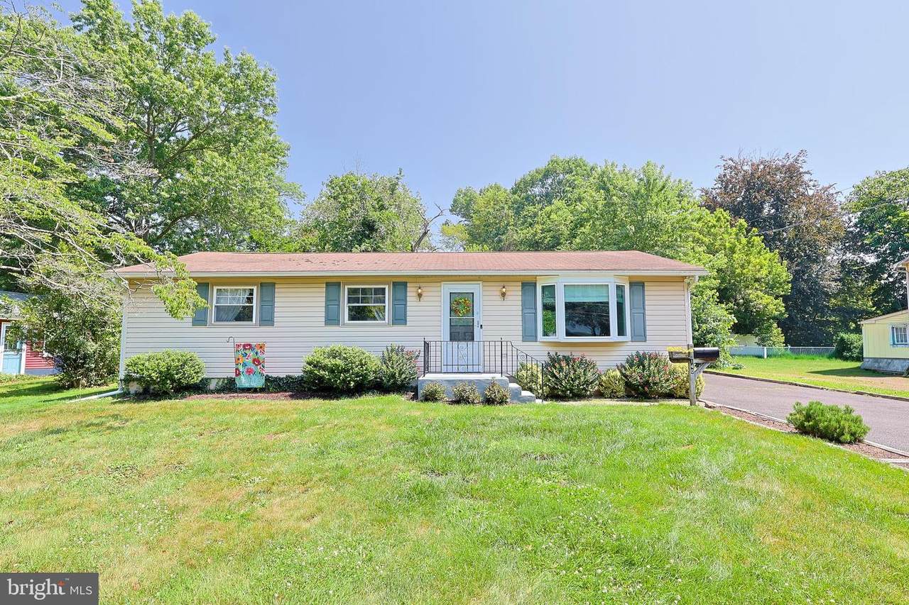 140 Longshore Avenue - Photo 1