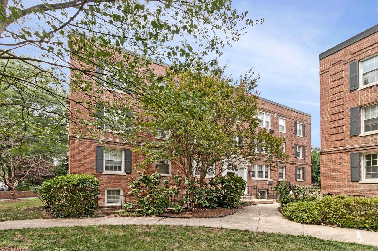 4491 Macarthur Boulevard - Photo 1