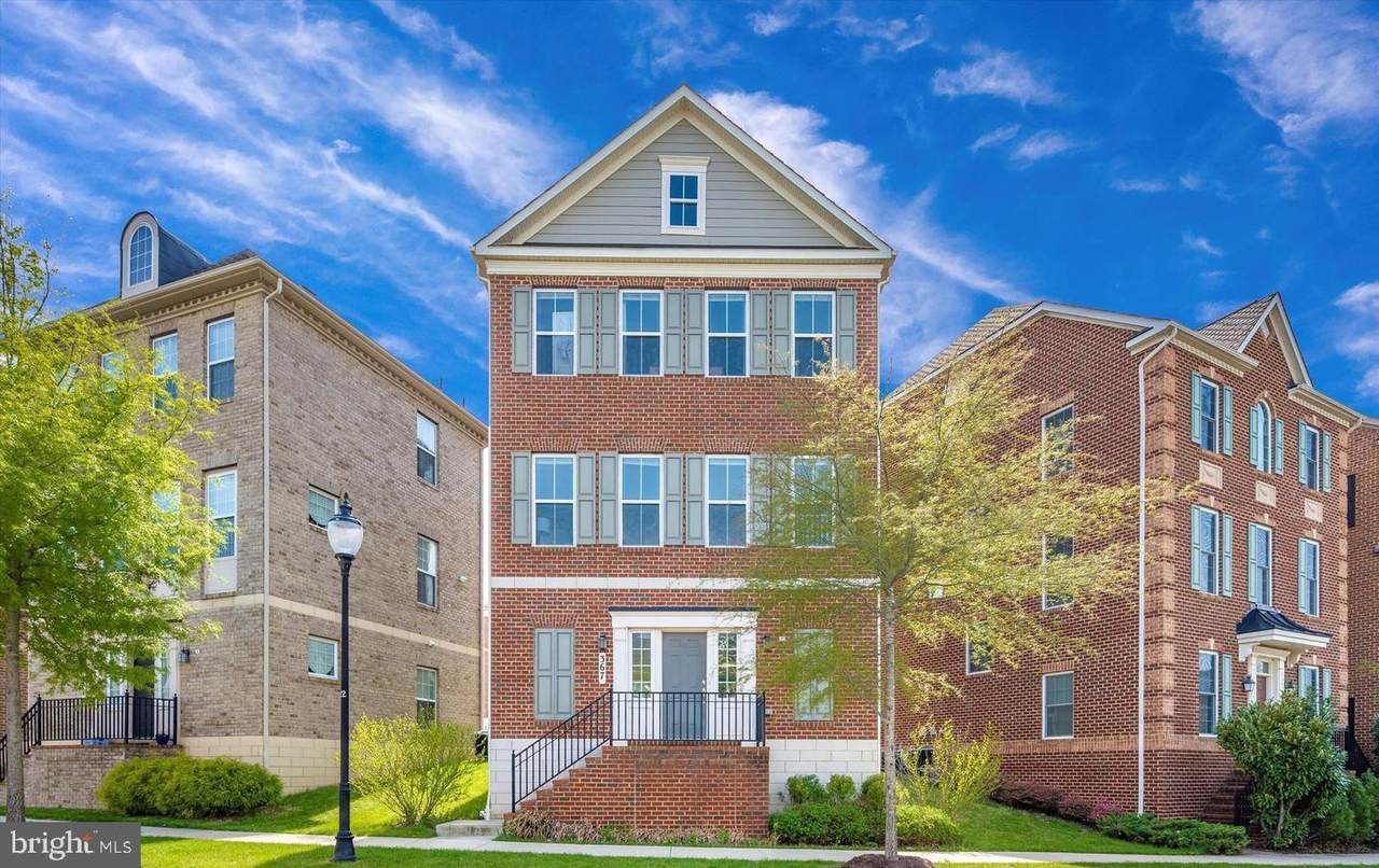 367 Parkview Avenue - Photo 1