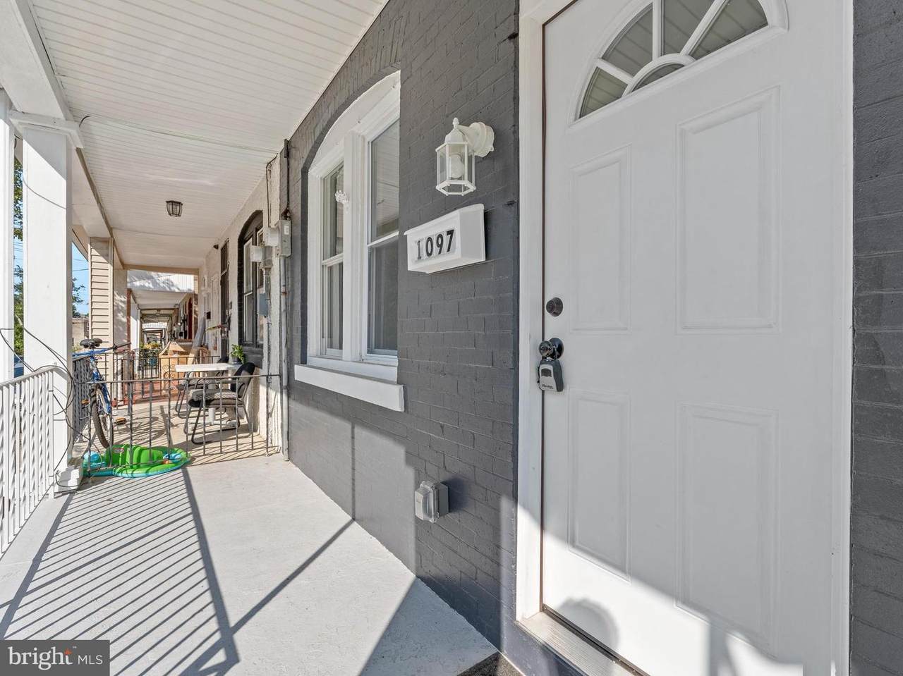 https://bt-photos.global.ssl.fastly.net/brightmls/1280_boomver_1_805116926932-2.jpg