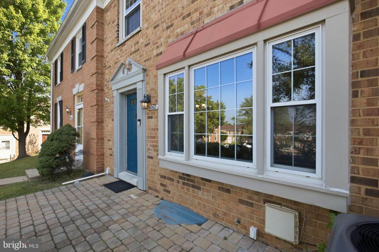 9060 Moonshine Hollow - Photo 1