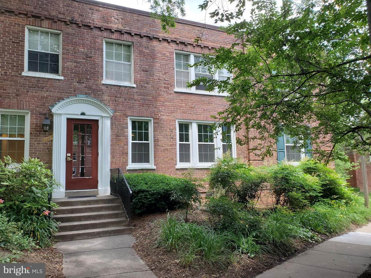1719 Troy Street - Photo 1