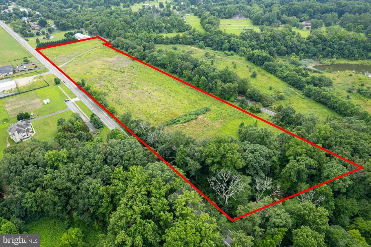 555 Woodstown Rd - Photo 1