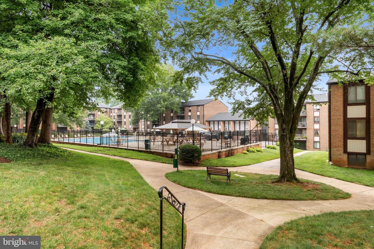 9721 Kings Crown Court - Photo 1
