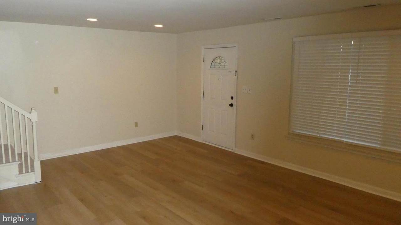 https://bt-photos.global.ssl.fastly.net/brightmls/1280_boomver_1_805119520546-2.jpg