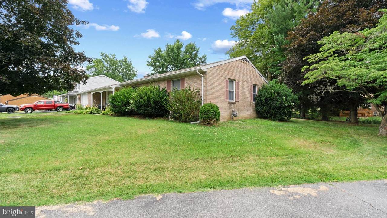 https://bt-photos.global.ssl.fastly.net/brightmls/1280_boomver_1_805119871152-2.jpg