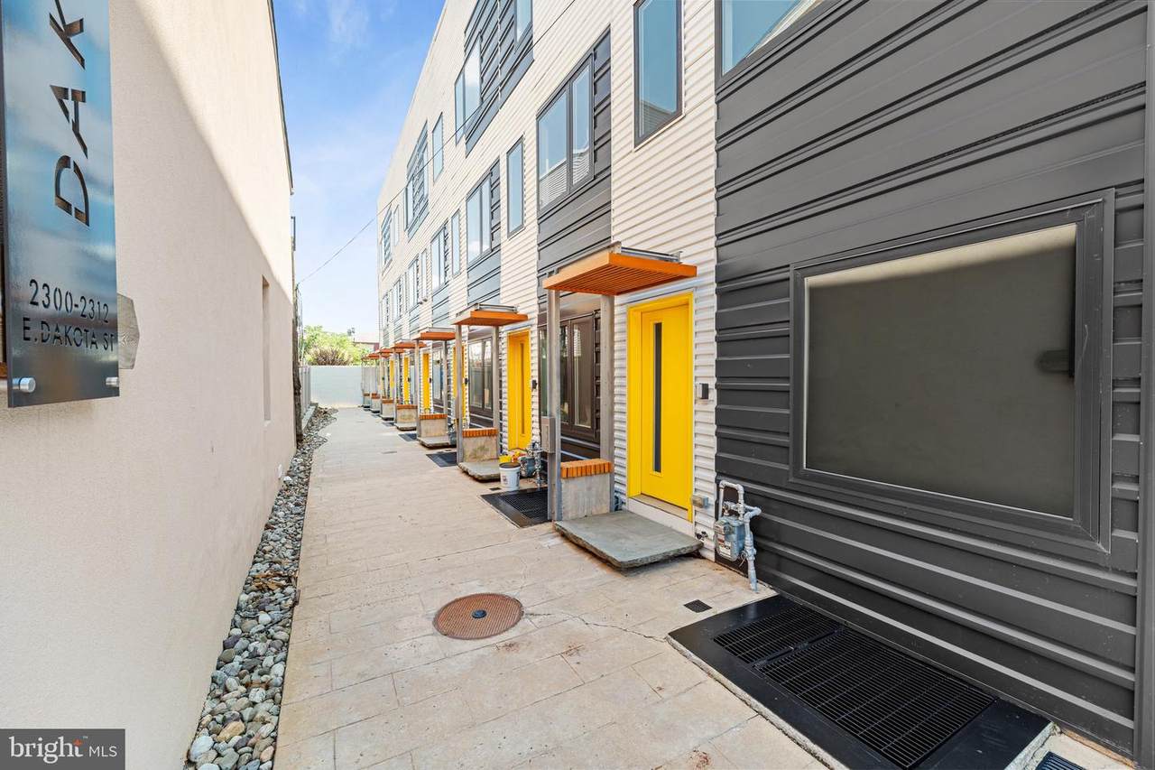 2300 Dakota Street - Photo 1