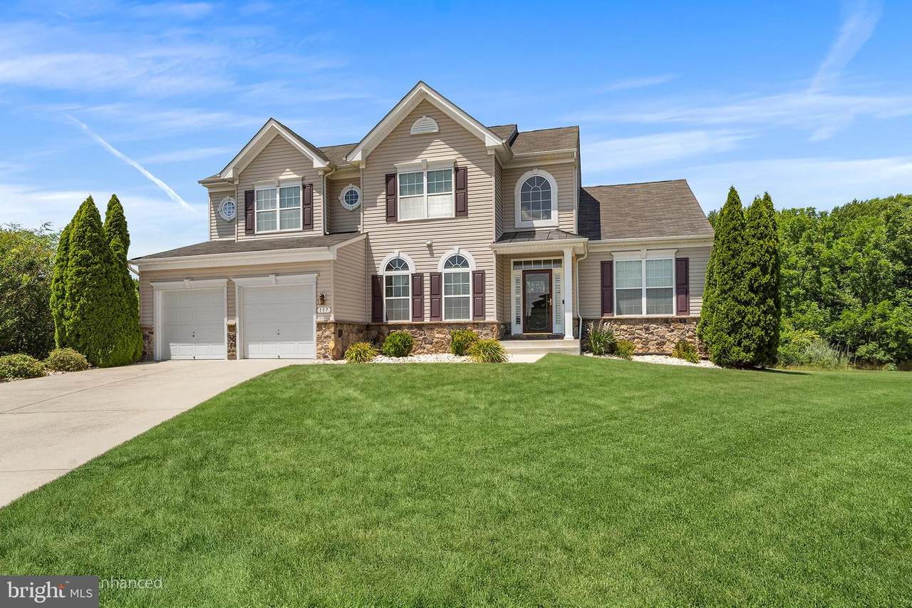 157 Cromwell Court - Photo 1