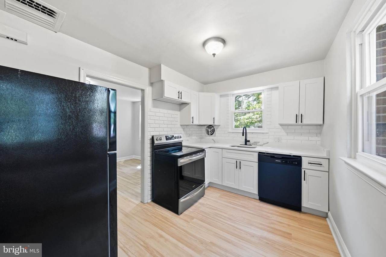 725 Irvington Place - Photo 1