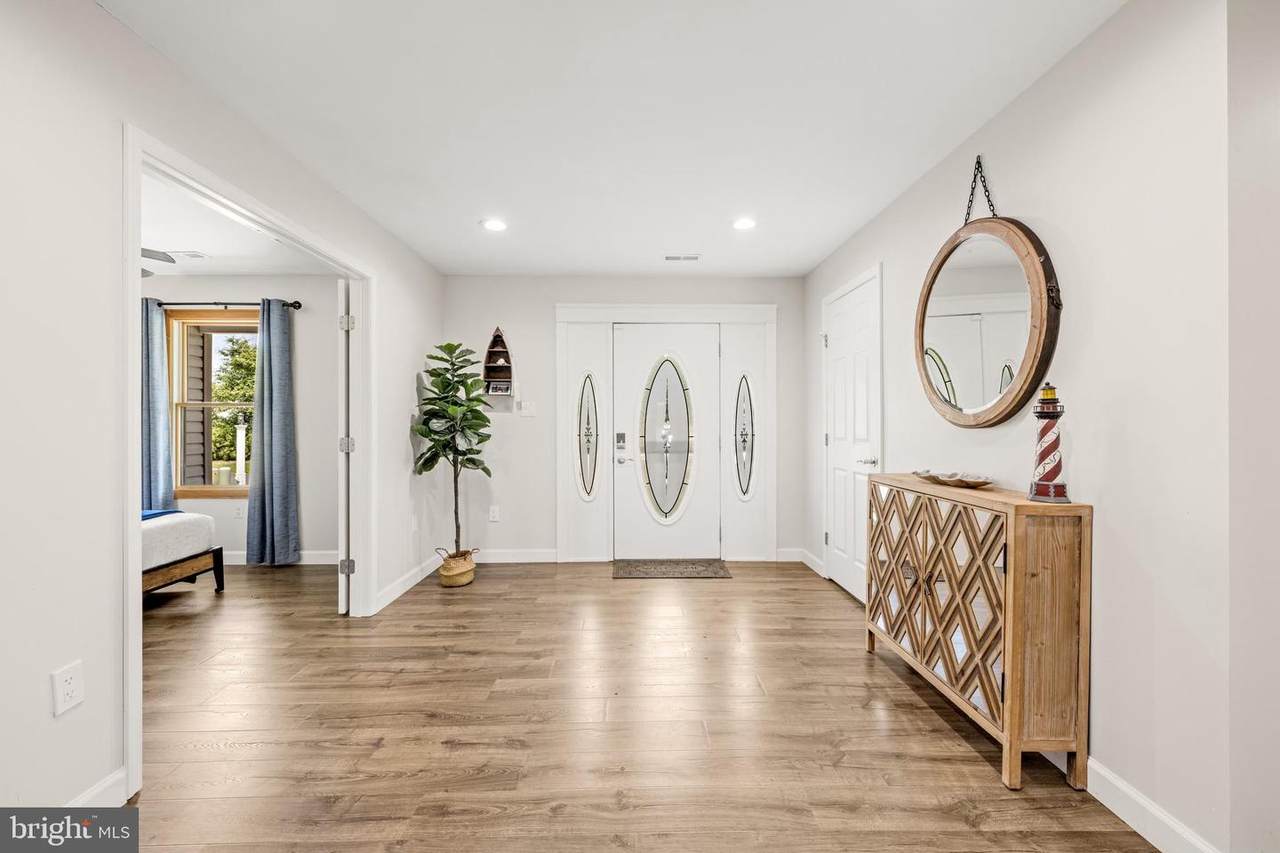 https://bt-photos.global.ssl.fastly.net/brightmls/1280_boomver_1_805122475266-2.jpg
