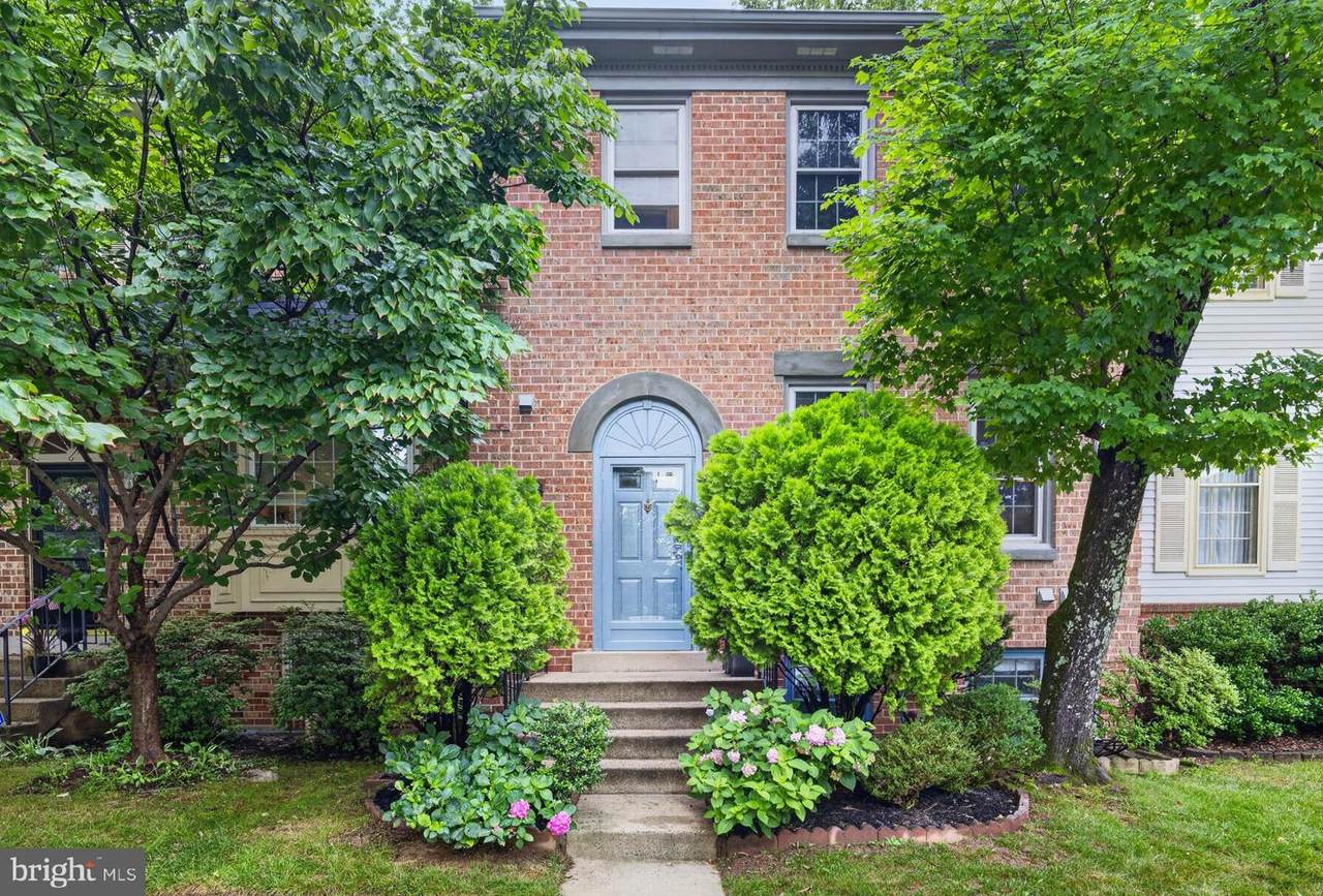 2836 Kelly Square - Photo 1