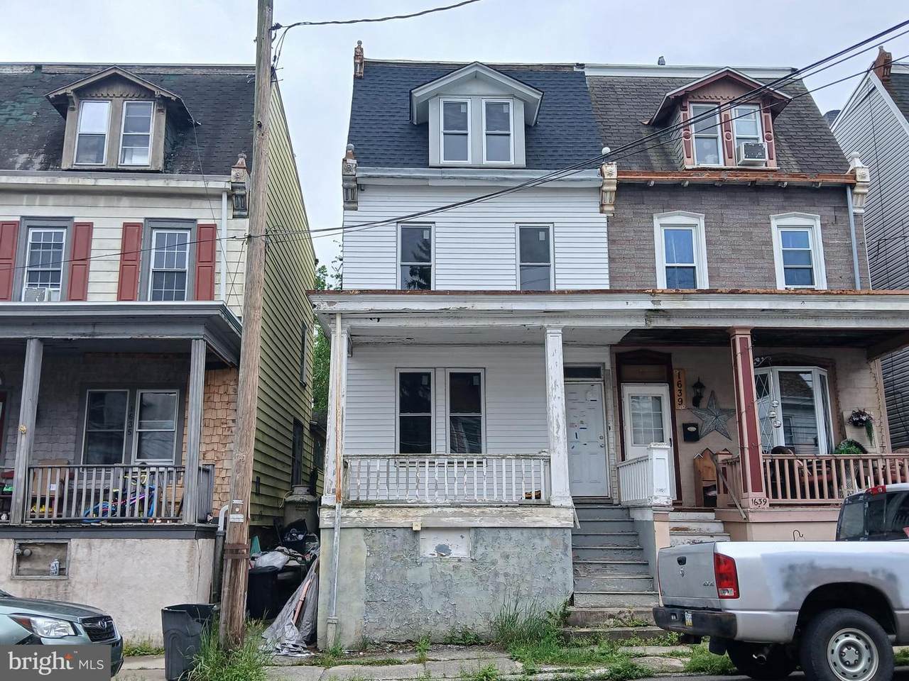 1637 Norwegian Street - Photo 1