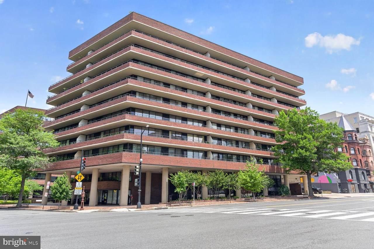 2555 Pennsylvania Avenue - Photo 1