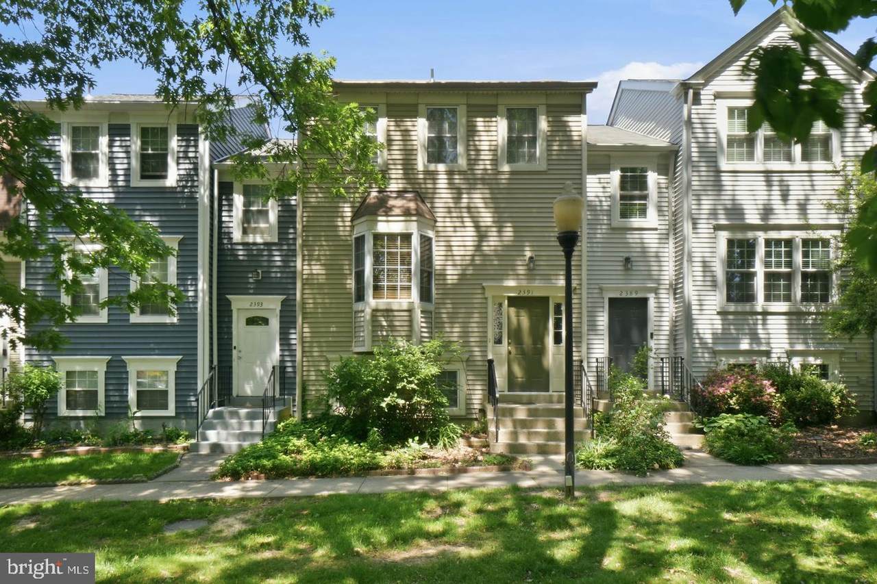 2391 Hunters Square Court - Photo 1