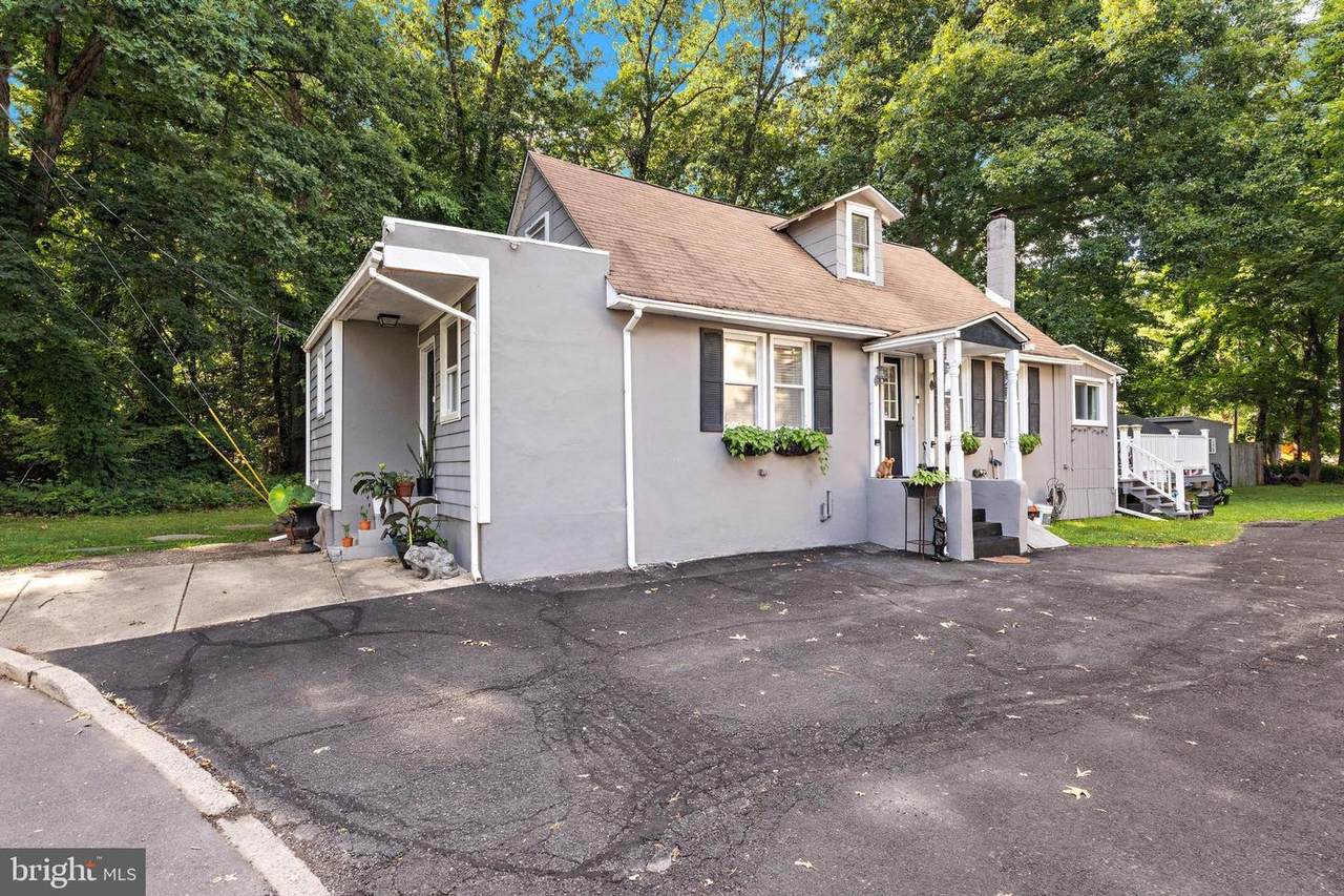 241 Roseland Avenue - Photo 1