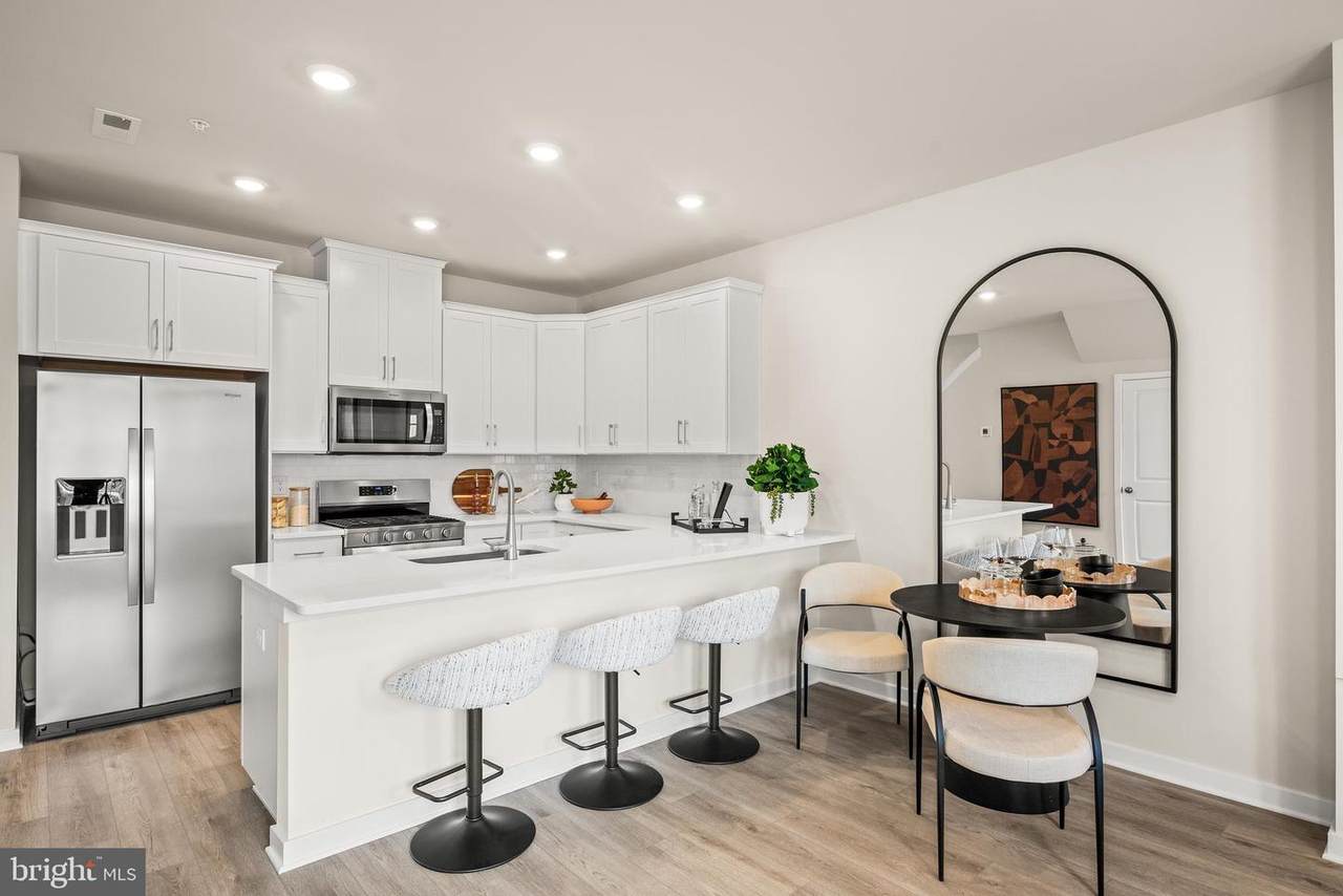 233 Bronze Street - Photo 1