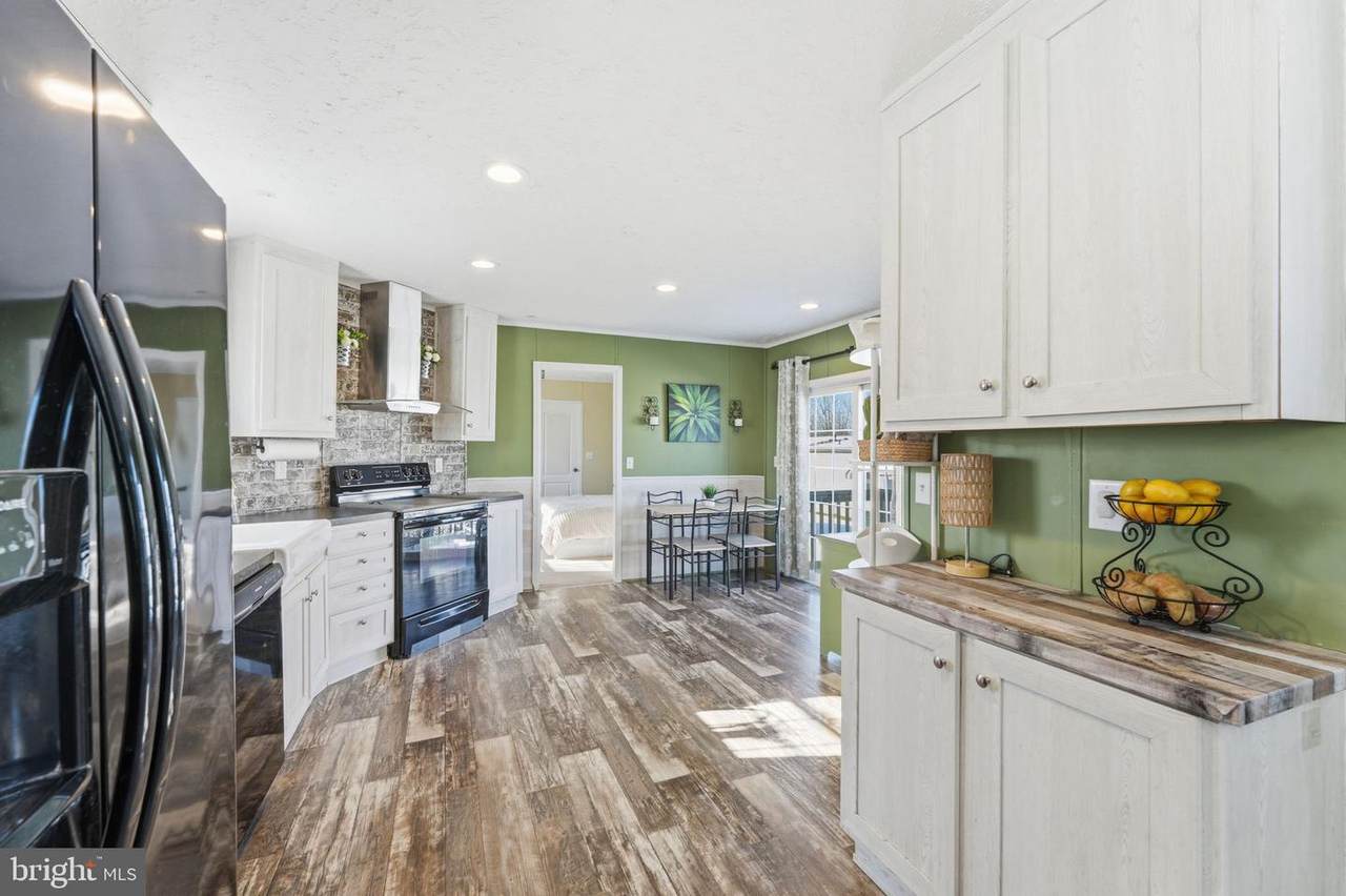 1110 12TH Avenue - Photo 1