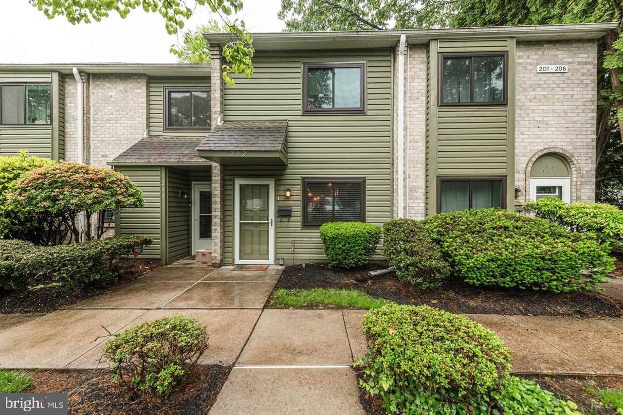 202 Valley Drive - Photo 1