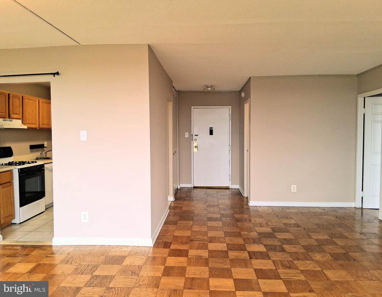11801 Rockville Pike - Photo 1