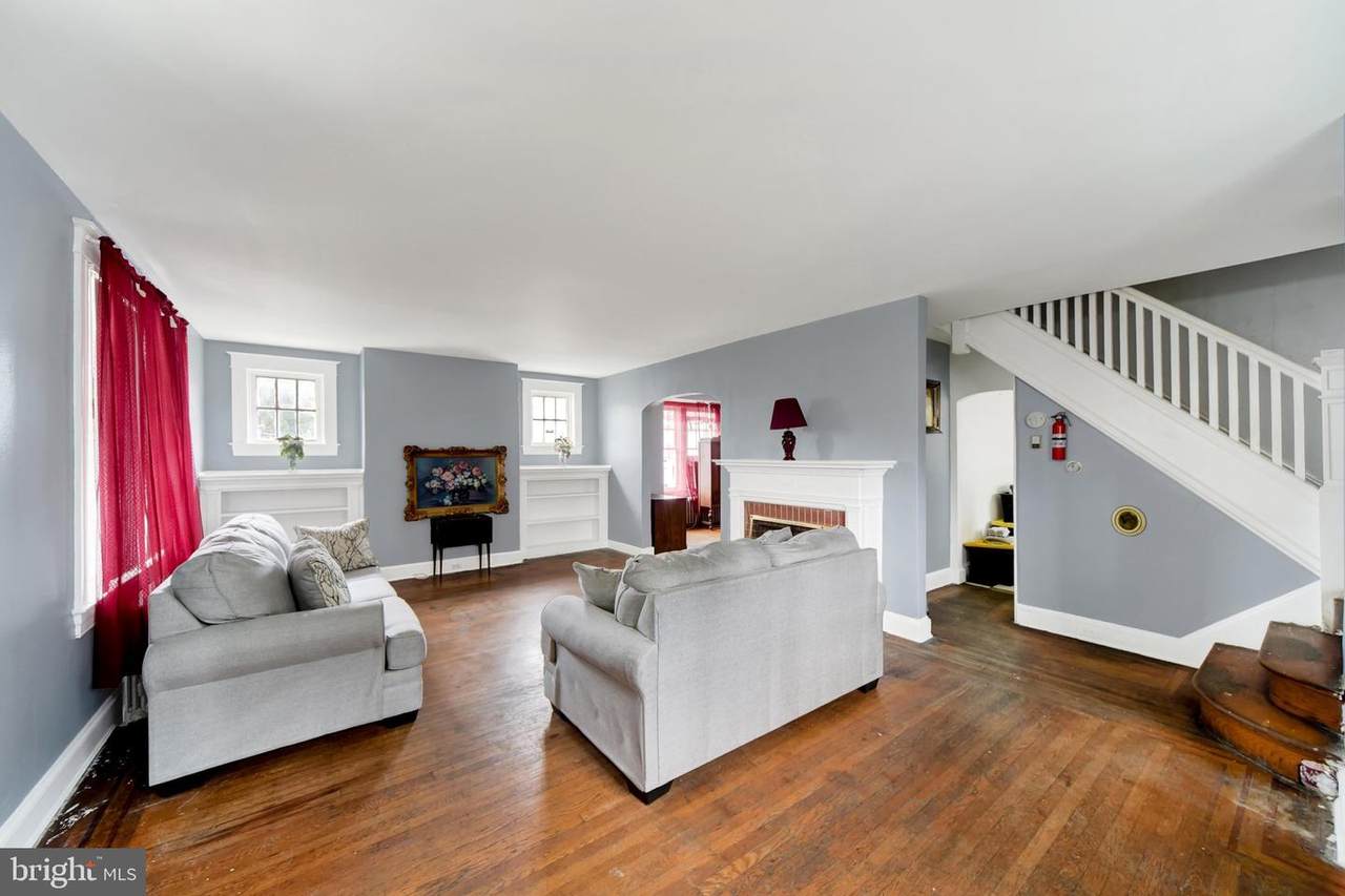 https://bt-photos.global.ssl.fastly.net/brightmls/1280_boomver_1_805128874194-2.jpg