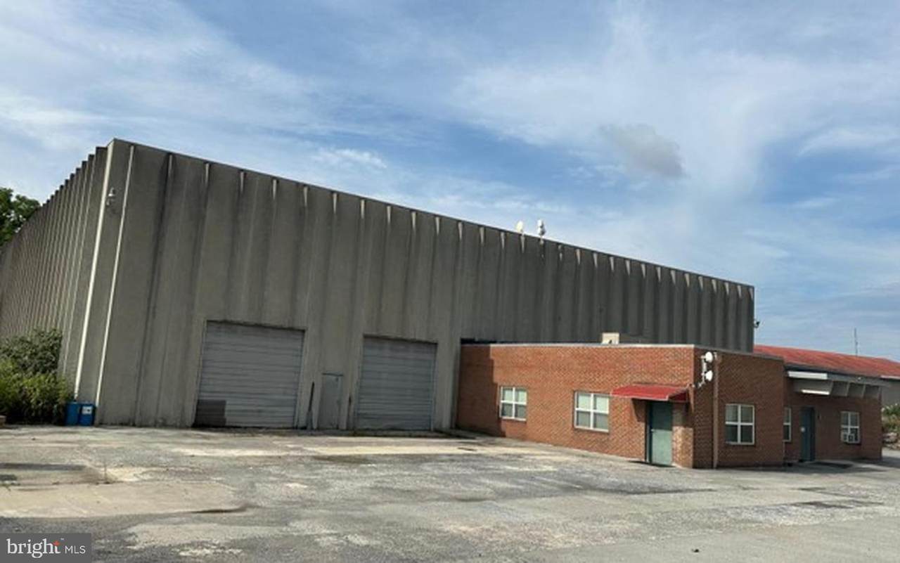 1528 Country Club Road - Photo 1