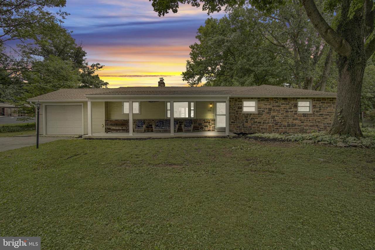1003 Rockledge Drive - Photo 1