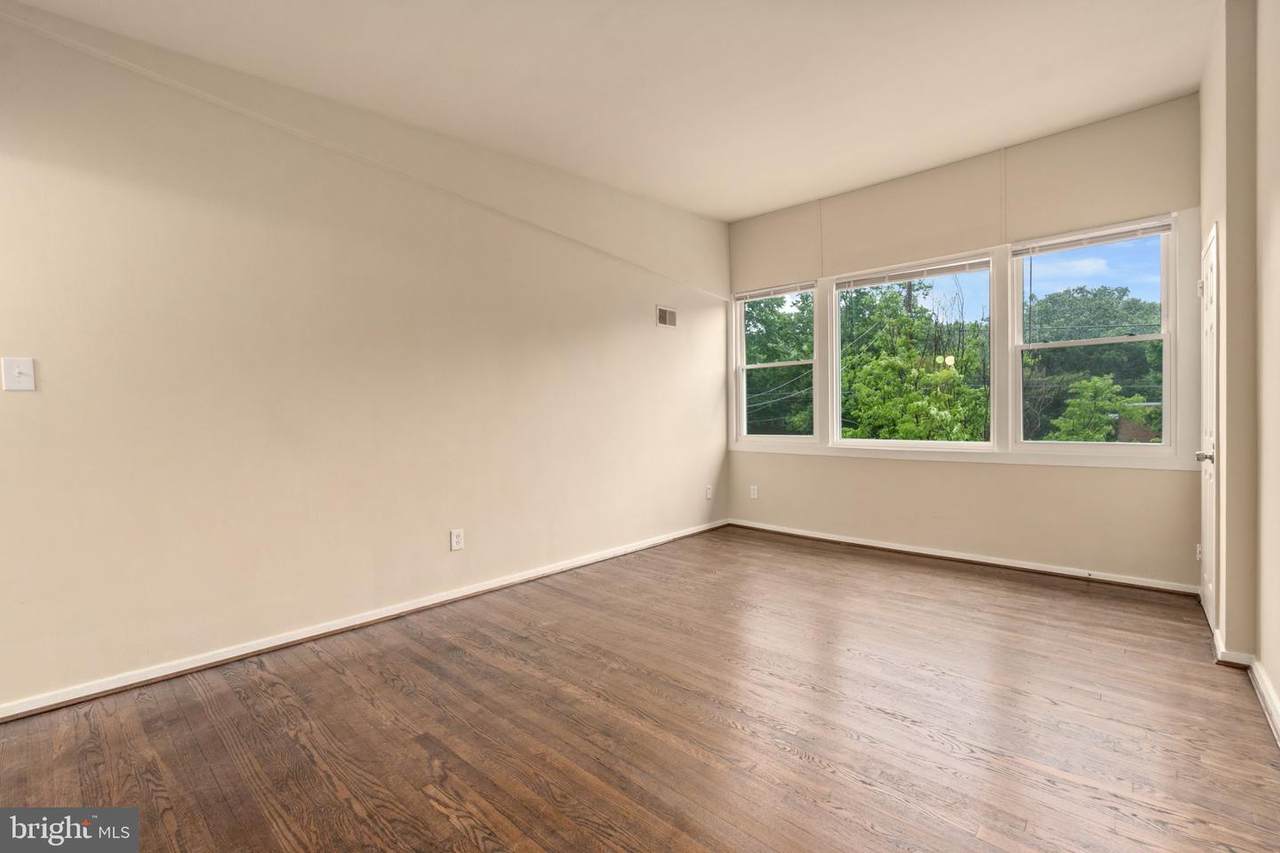 1029 Quebec Terrace - Photo 1