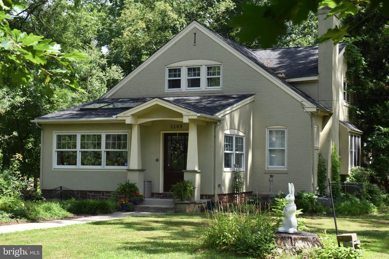 1109 Forest Avenue - Photo 1