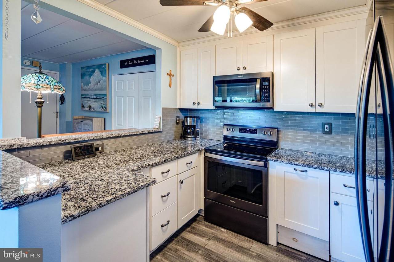 2302 Riddle Avenue - Photo 1