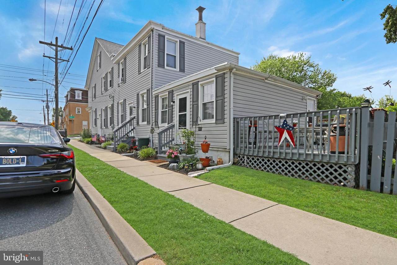 650 7TH Street - Photo 1