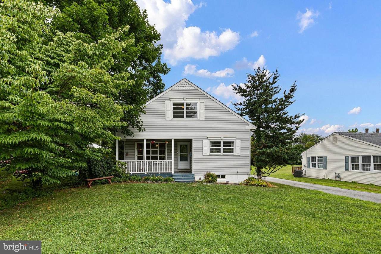 305 Newport Street - Photo 1